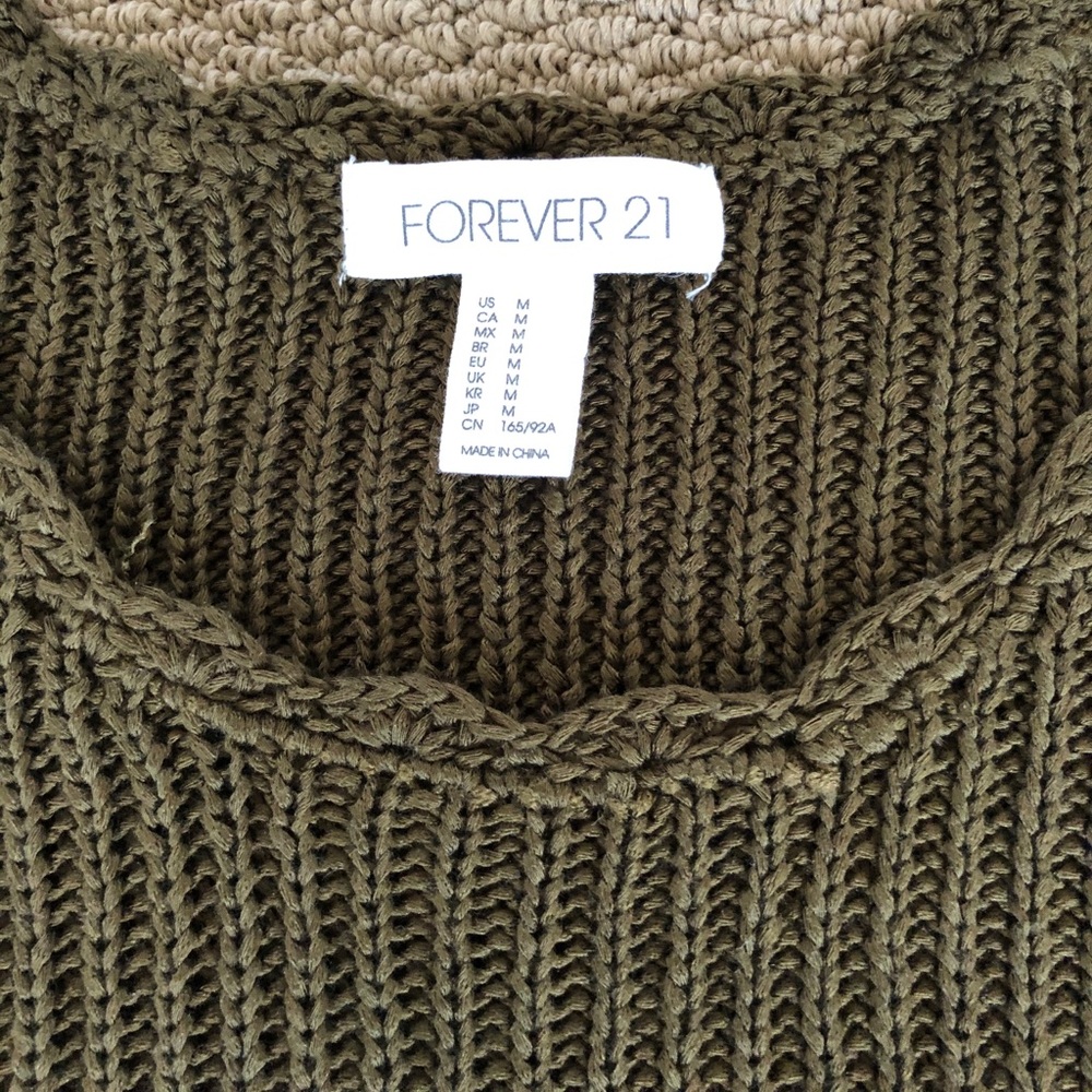 Sweater long sleeves size medium - Picture 3 of 6